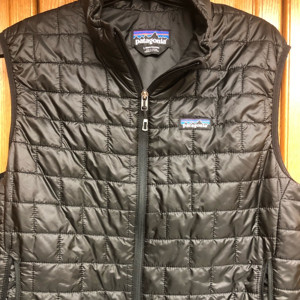 Men’s large Patagonia bubble vest.